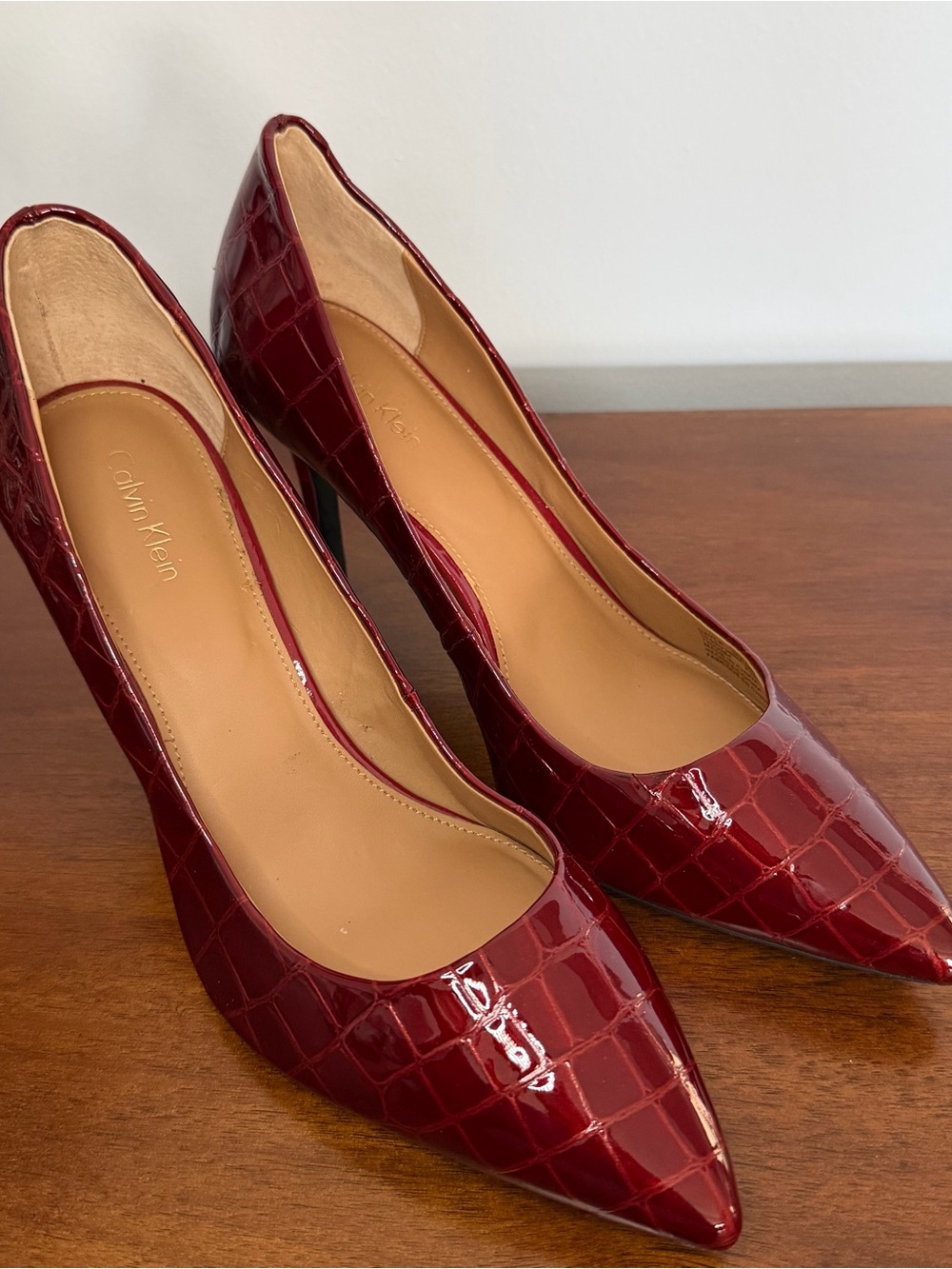 Calvin Klein Gayle Red Croc Embossed Patent Pumps Heels Size 9